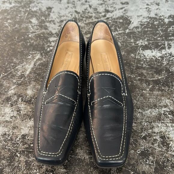 Nine West Dark Navy w/Contrast Stitching Made in Brazil Leather Loafers Size 6 - Picture 5 of 7